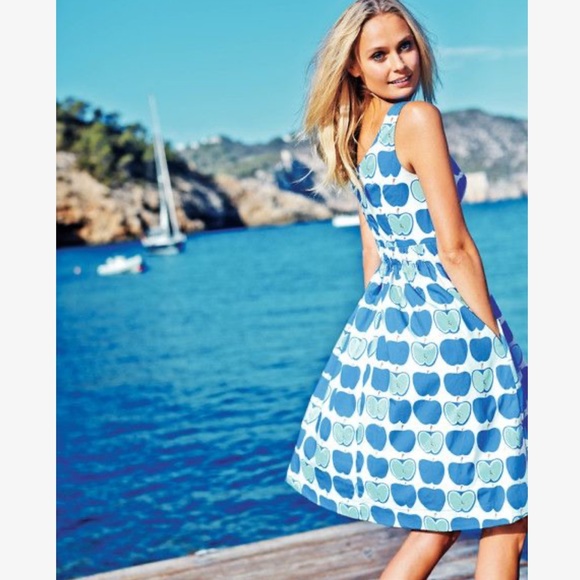 Boden Dresses & Skirts - Boden beatrice Apple print teacher dress